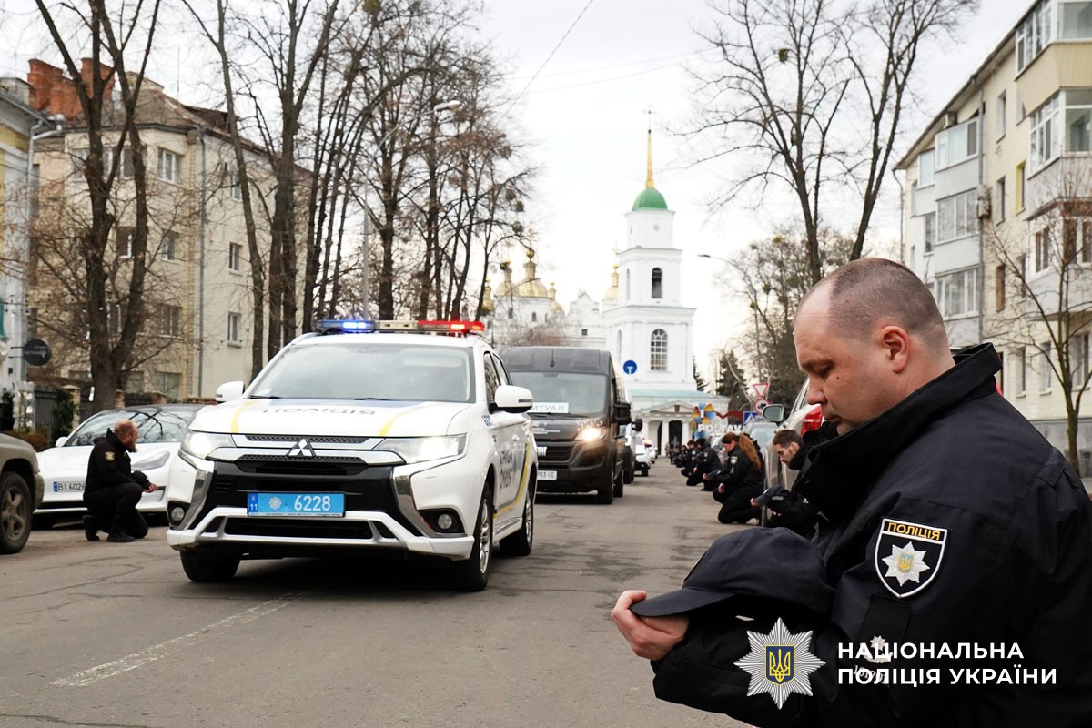 Прощання із загиблим поліцейським у Соборі