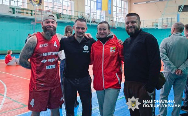 начальниця Управління молоді та спорту Полтавської обласної військової адміністрації Марина Трохименко та начальника Управління з питань ветеранської політики Полтавської міської ради Максим Вареник