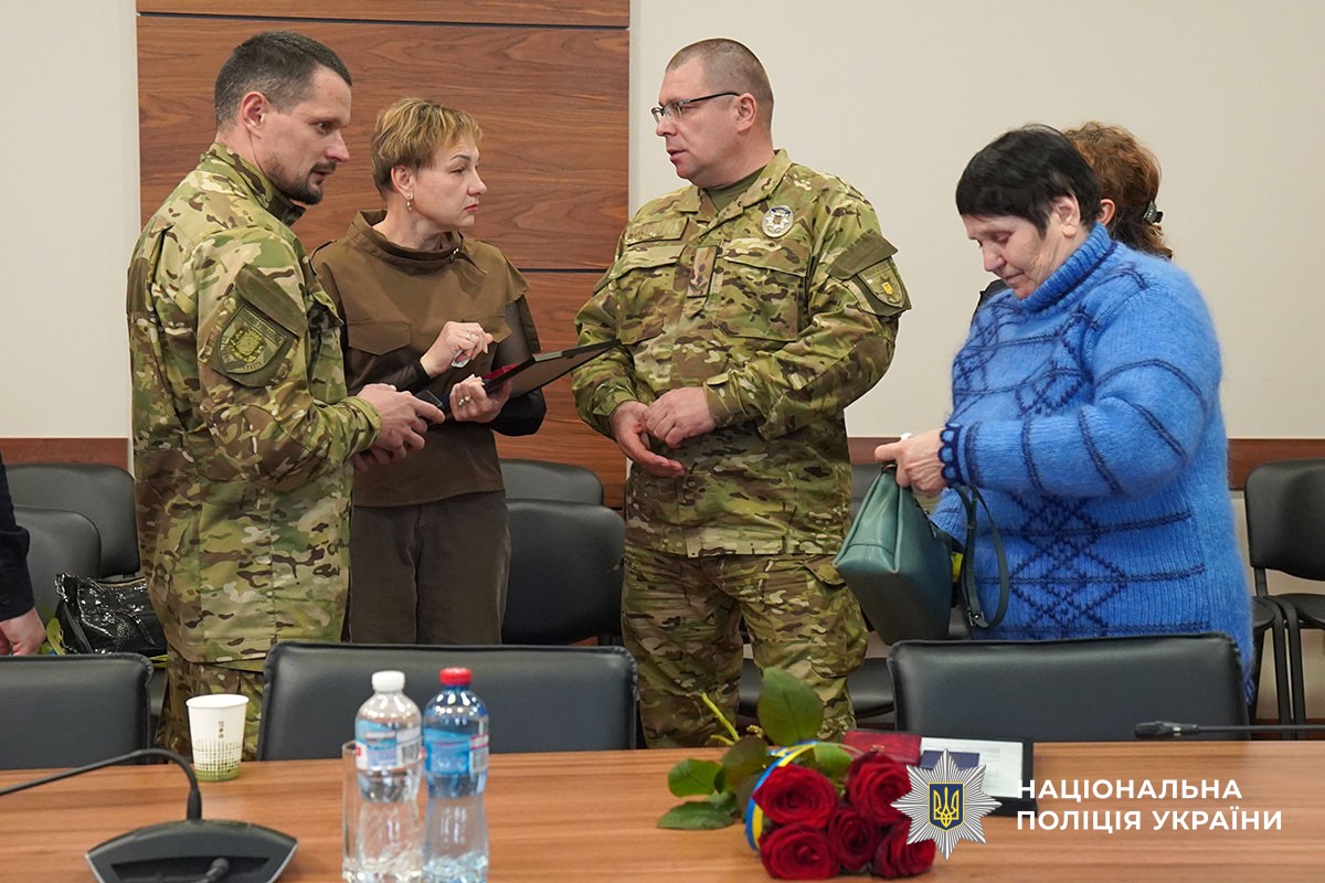 Вячеслав Ясько спілкується із матерями