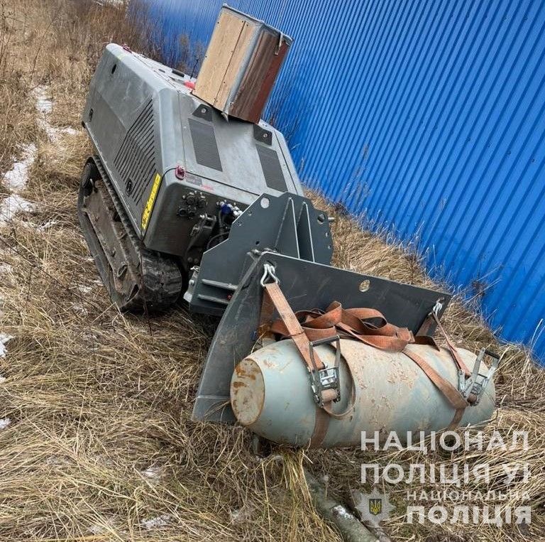 з початку року вибухотехніки нацполіції знешкодили близько 40 бойових частин крилатих ракет та понад 30 фугасних авіабомб