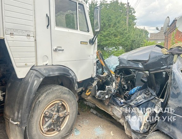 поліцейські розслідують обставини двох смертельних дтп у подільському районі