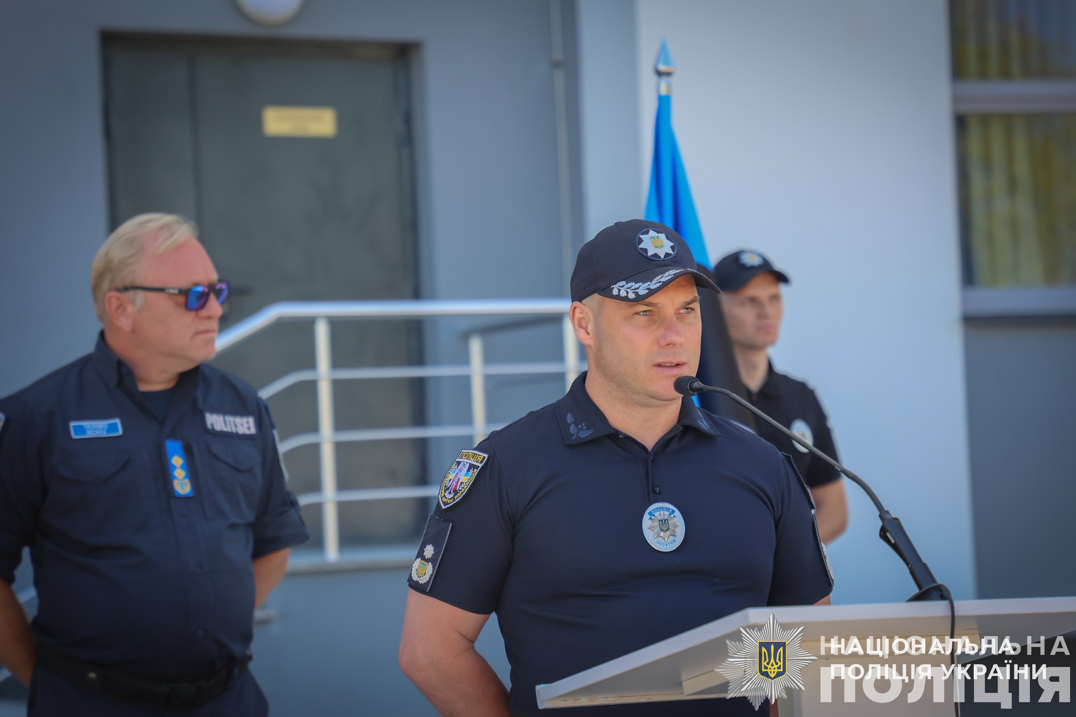 правоохоронці естонії передали для роботи підрозділів нацполіції україни 31 автомобіль