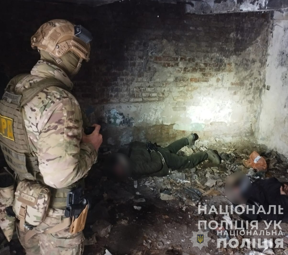 в запоріжжі правоохоронці викрили угруповання вимагачів на чолі з місцевим кримінальним авторитетом