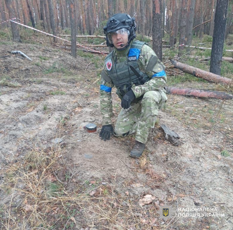 Ярослав Костів під час виконання завдань з розмінування на сході України