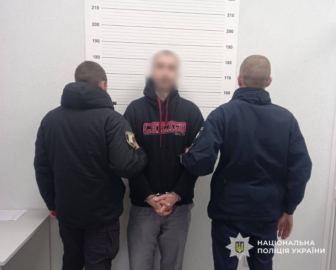 Підозрюваний у грабежі з поліцейськими