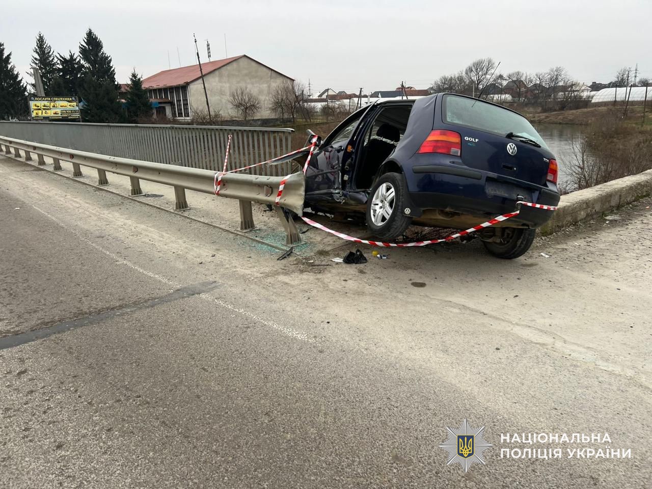 Фото з місця аварії у селі Сільце
