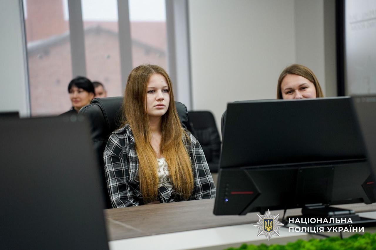 Переможниця творчого конкурсу «16 днів — 16 кроків до світу без насильства»