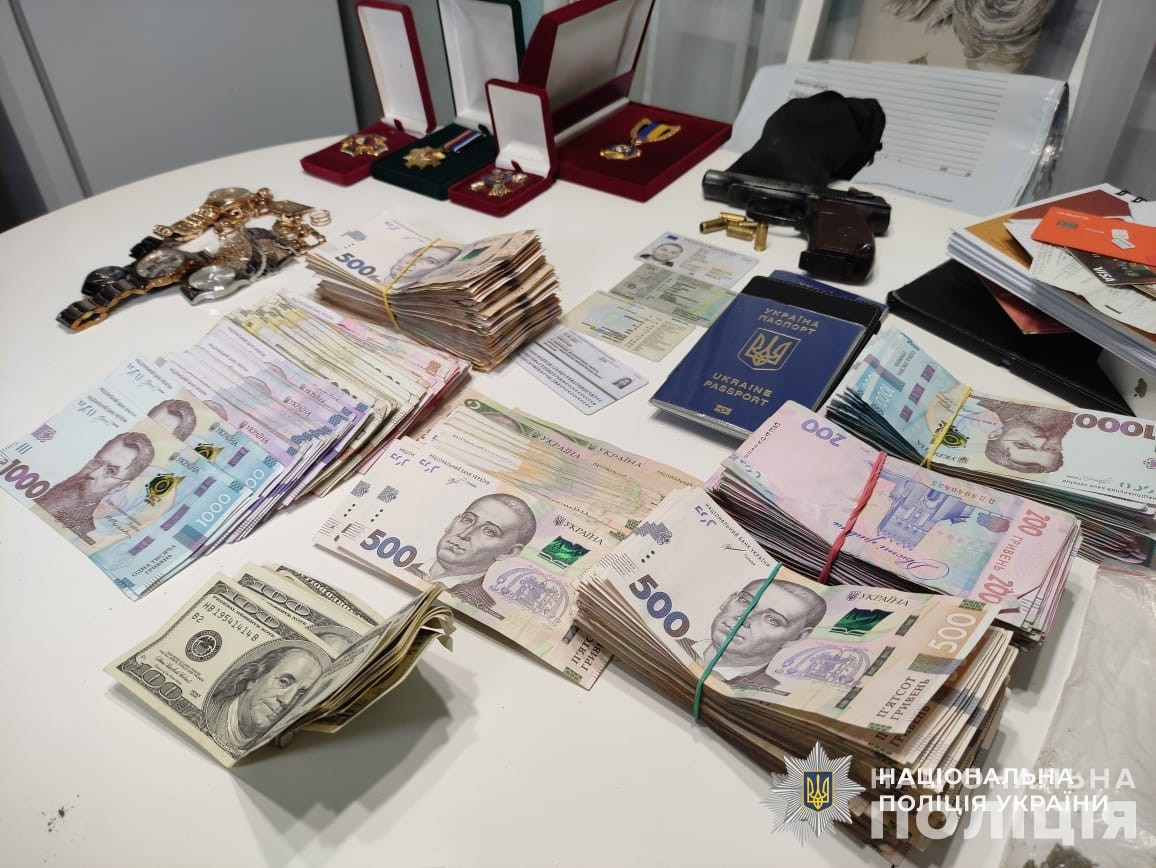 поліція знешкодила угруповання «біле братерство», яке збувало на дніпропетровщині наркотики з річним прибутком у 50 млн грн.