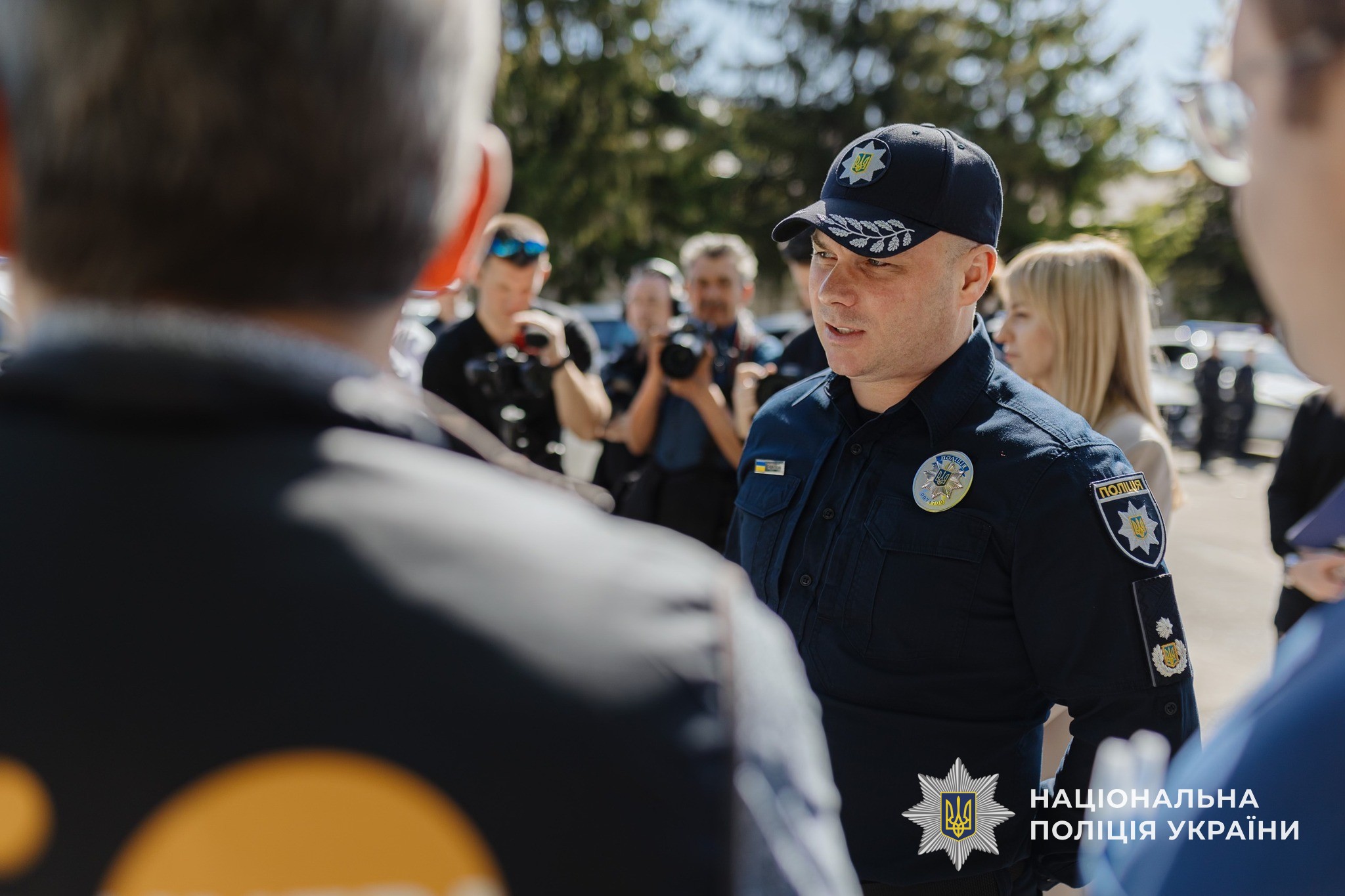 уряд франції передав 13 автомобілів для мобільних груп поліції з протидії гендерно зумовленого насильства (відео)
