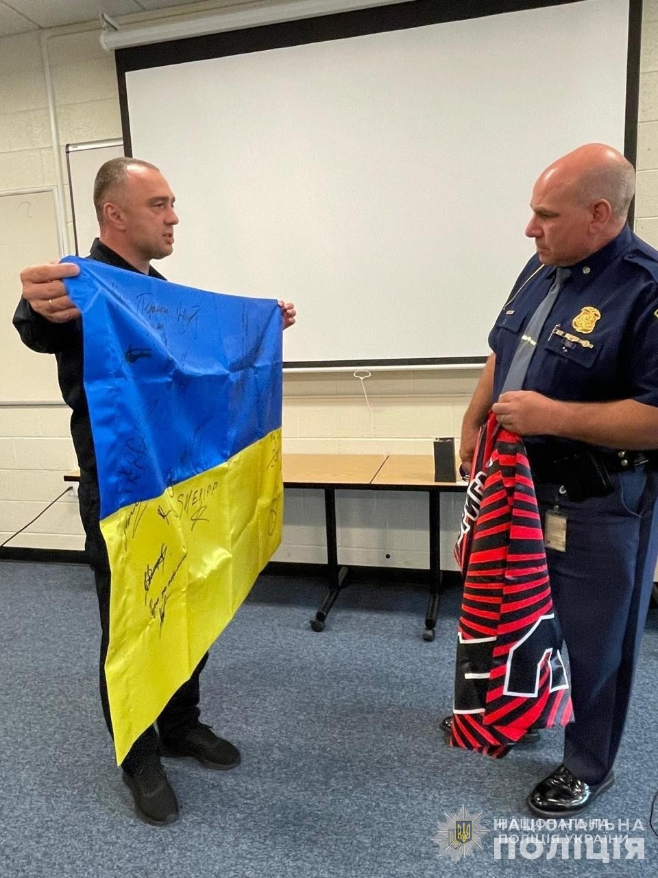 українські поліцейські переймали американський інструкторський досвід та навчальні програми поліцейських сша