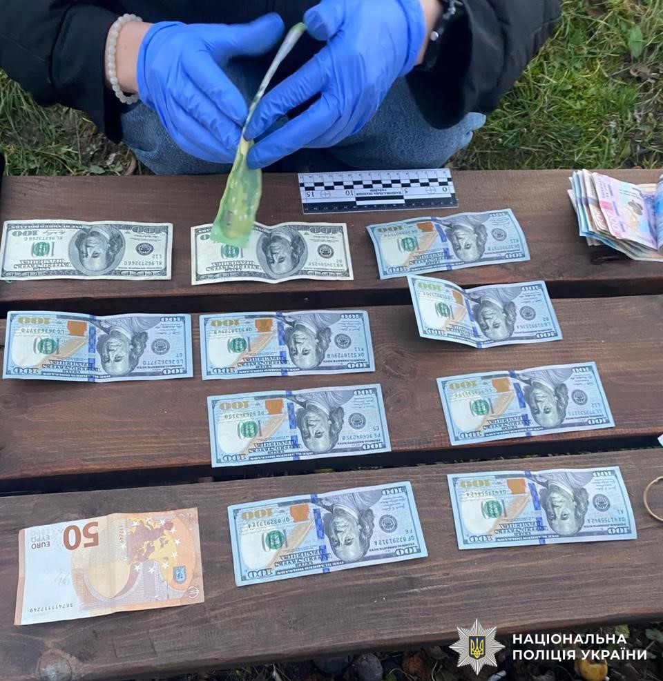 У Вінниці затримали чоловіка з повною сумкою канабісу