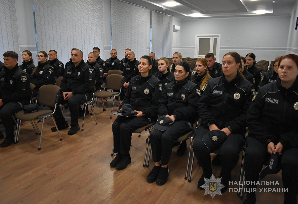 слухачі академії в залі