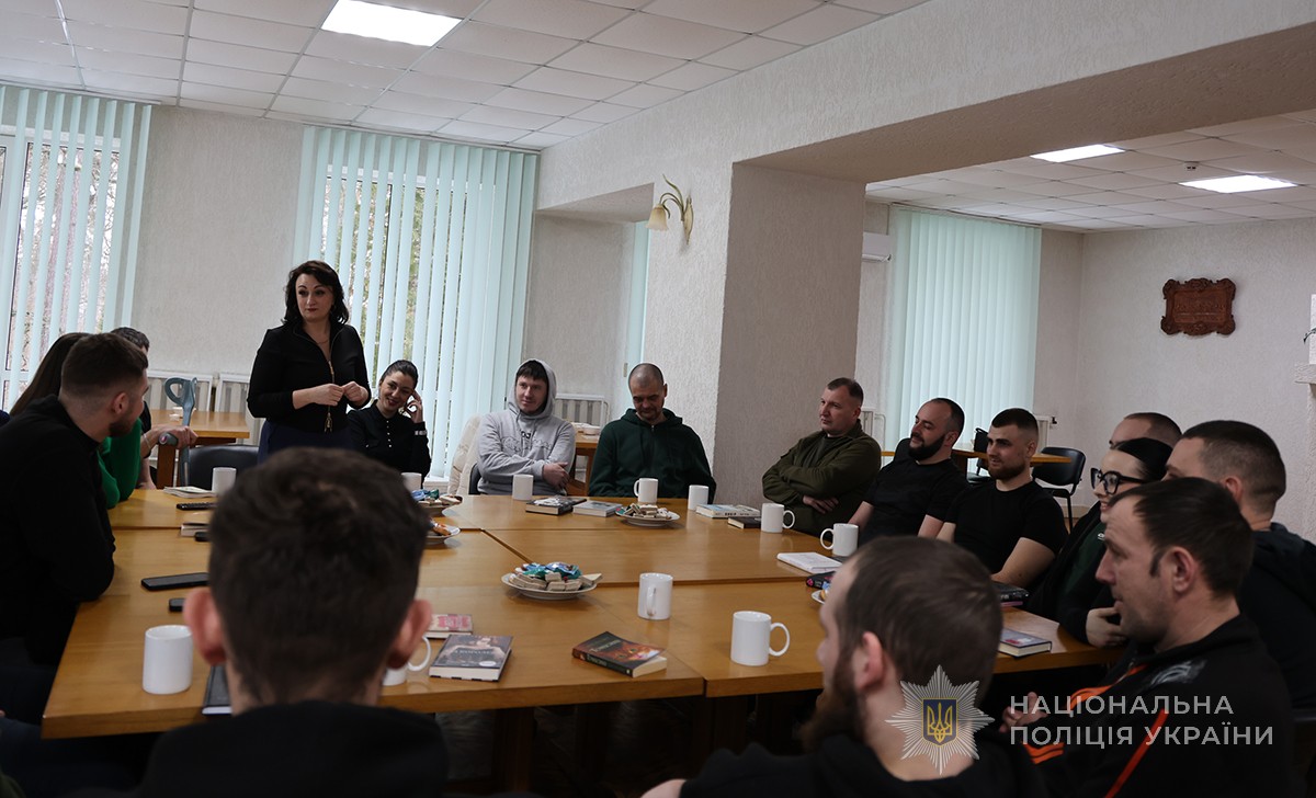 ветерани слухають Номерчук