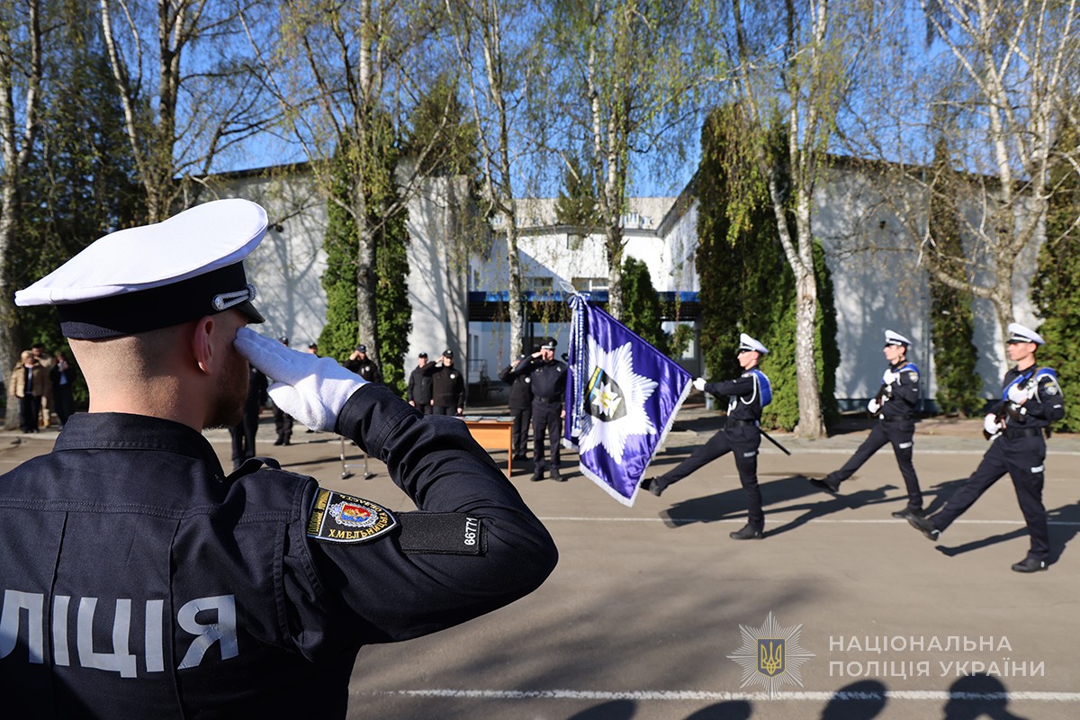 крокує прапороносна група