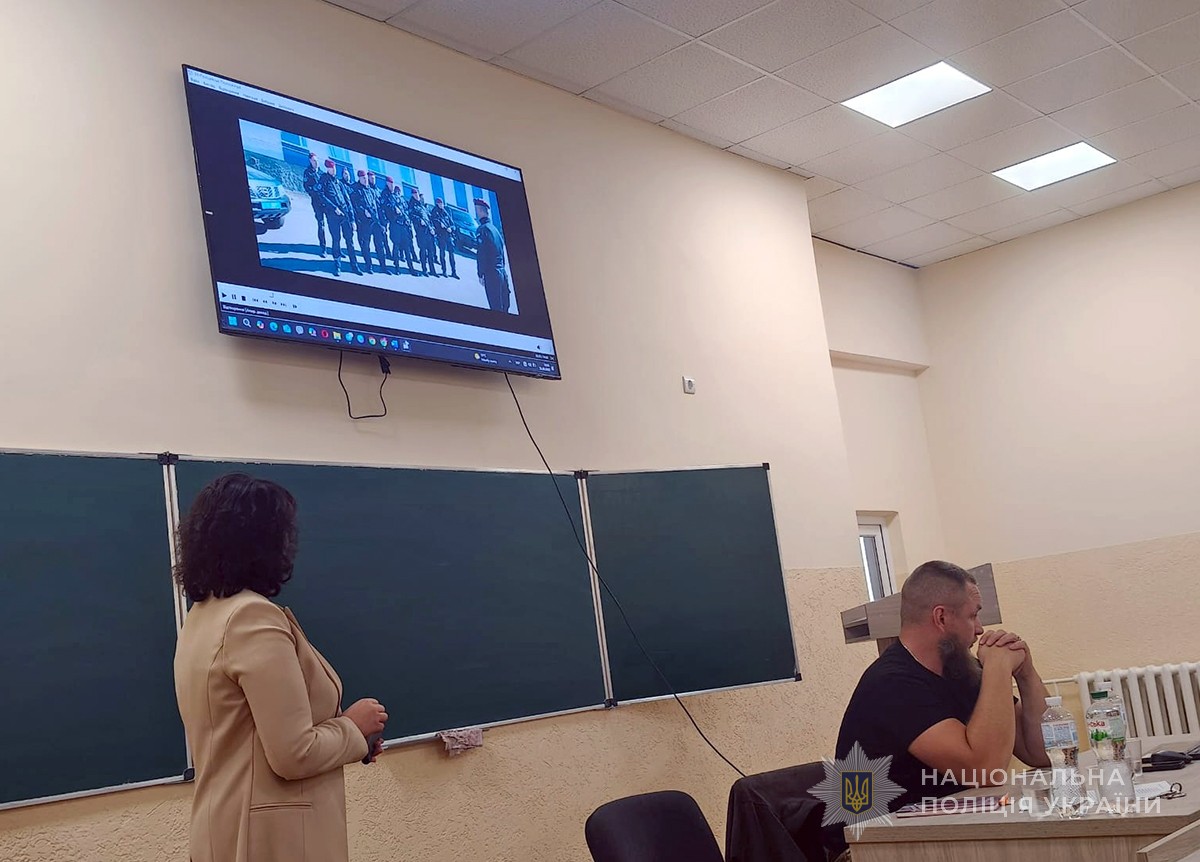 демонстрація відео в залі