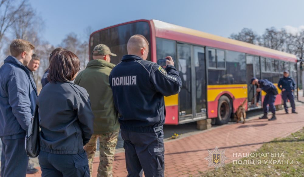 делегація на занятті кінологів