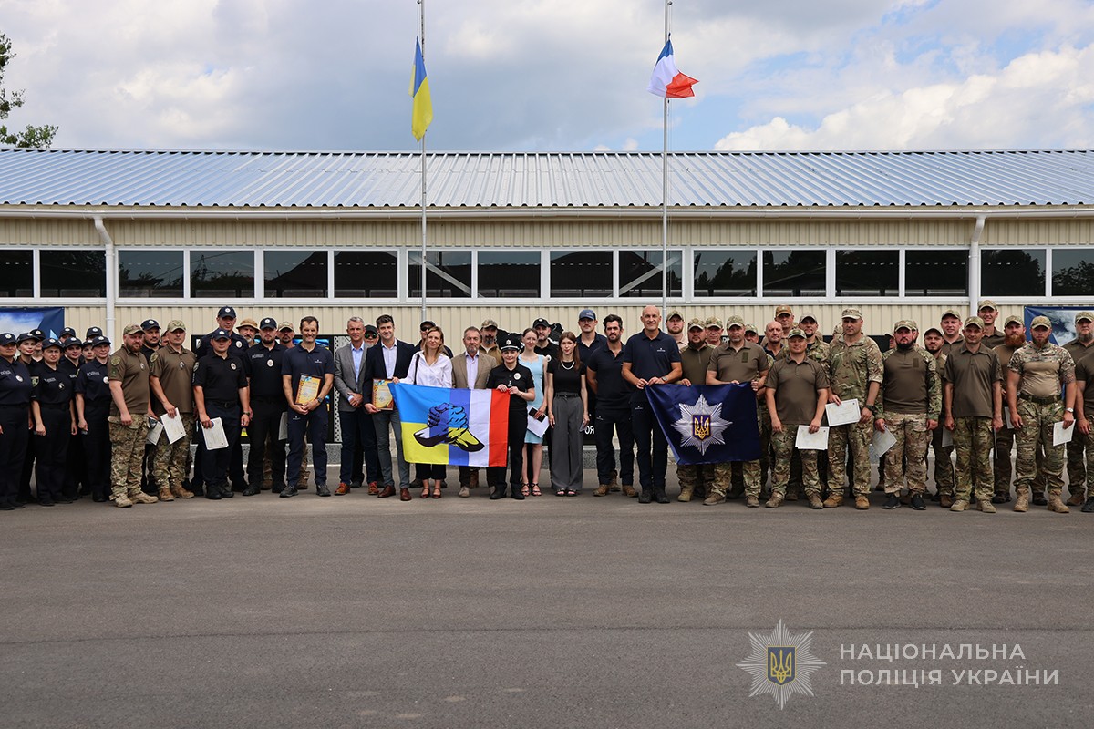 загальне фото всіх учасників