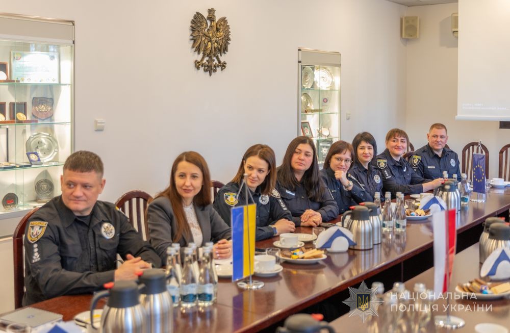 українська делегація за робочим столом