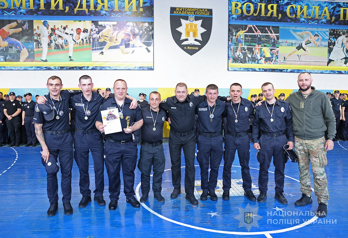 команда переможців з Каптенком