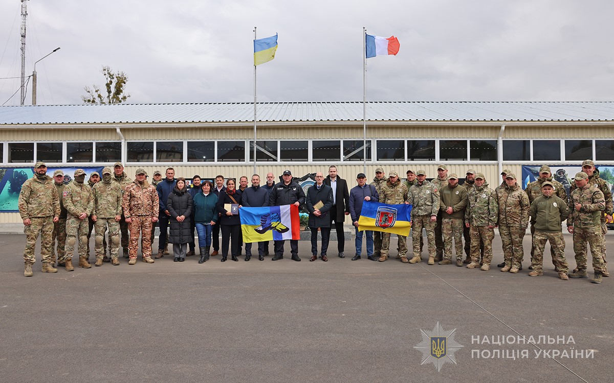 загальне фото всіх учасників