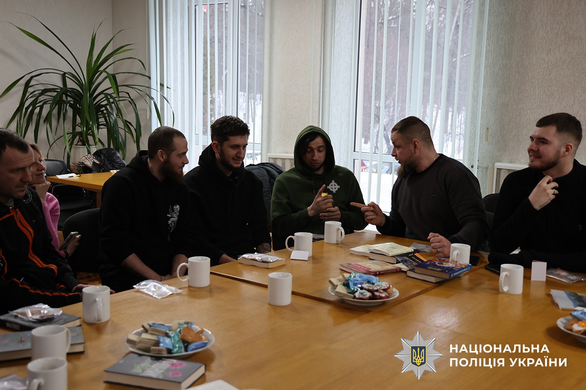 ветерани спілкуються між собою