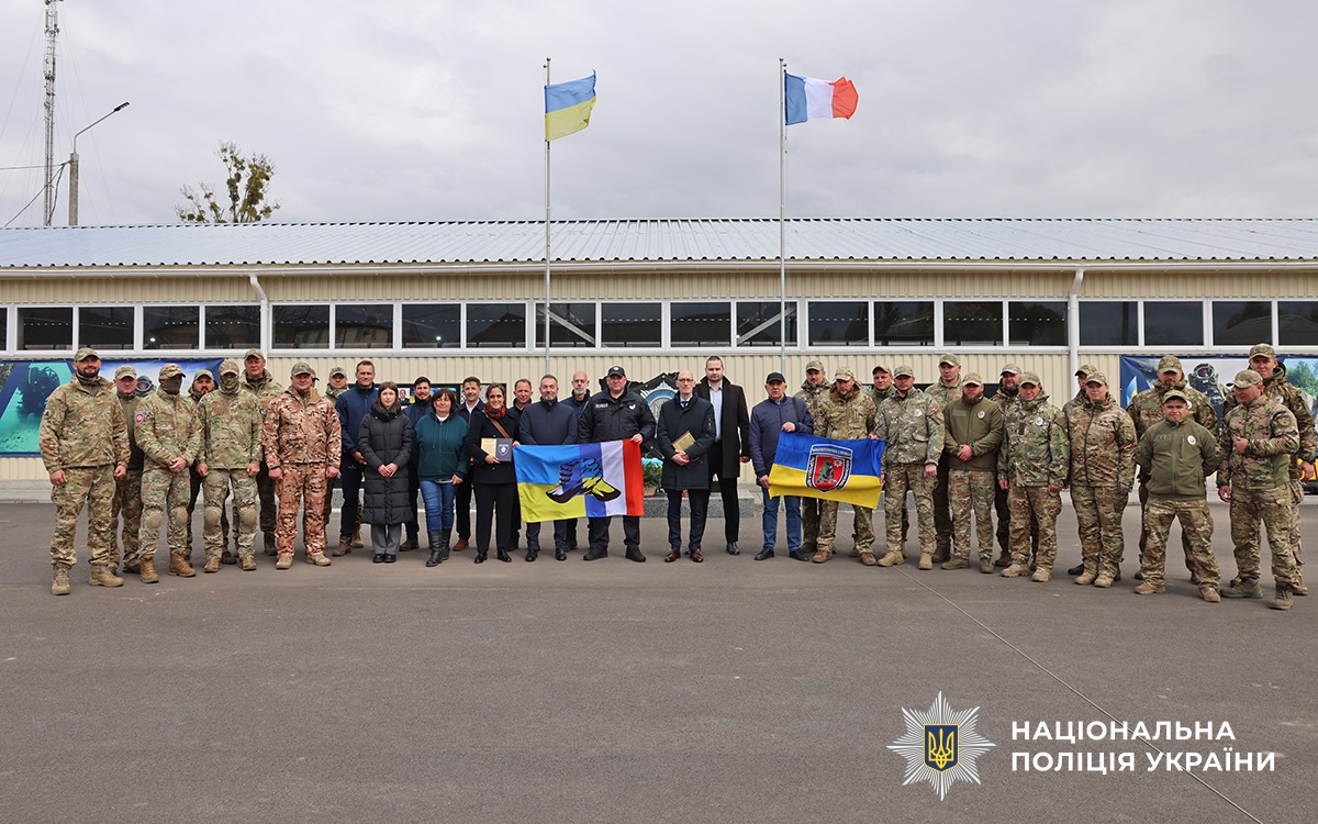 загальне фото всіх учасників
