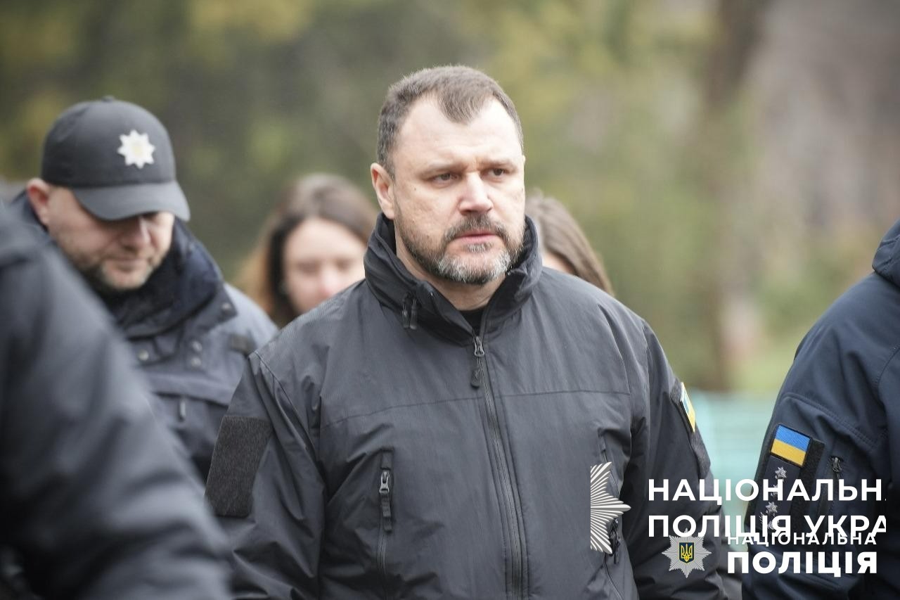 міністр внутрішніх справ ігор клименко та голова національної поліції іван вигівський побували на місці ракетних ударів росії по одесі