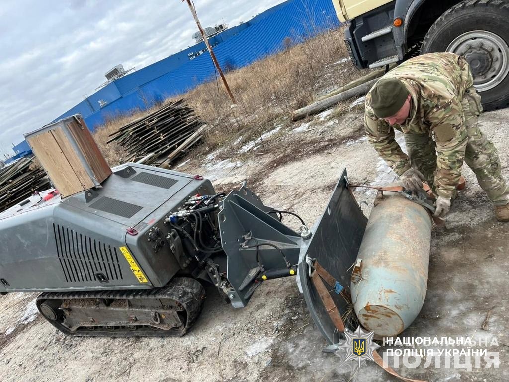 з початку року вибухотехніки нацполіції знешкодили близько 40 бойових частин крилатих ракет та понад 30 фугасних авіабомб