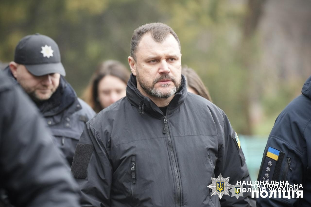 міністр внутрішніх справ ігор клименко та голова національної поліції іван вигівський побували на місці ракетних ударів росії по одесі