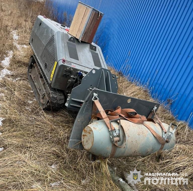 з початку року вибухотехніки нацполіції знешкодили близько 40 бойових частин крилатих ракет та понад 30 фугасних авіабомб