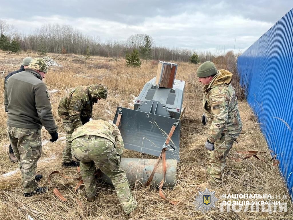 з початку року вибухотехніки нацполіції знешкодили близько 40 бойових частин крилатих ракет та понад 30 фугасних авіабомб