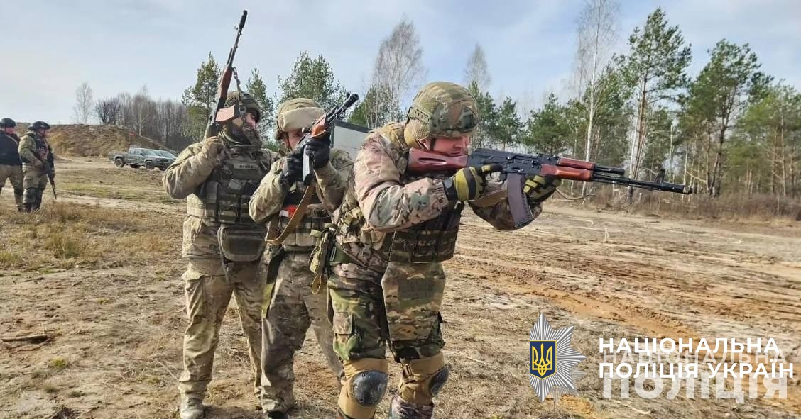 штурмовики «сафарі» об'єднана штурмова бригада національної поліції україни «лють» продовжують невпинно тренуватися й удосконалювати свої знання і навички