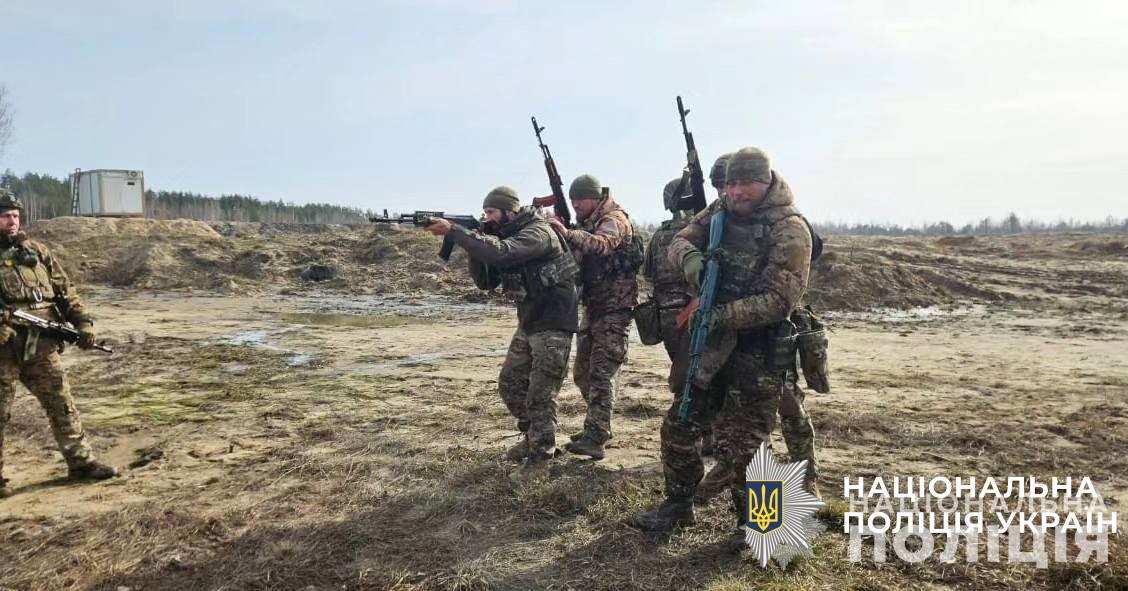 штурмовики «сафарі» об'єднана штурмова бригада національної поліції україни «лють» продовжують невпинно тренуватися й удосконалювати свої знання і навички штурмовики «сафарі» об'єднана штурмова бригада національної поліції україни «лють» продовжують невпинно тренуватися й удосконалювати свої знання і навички