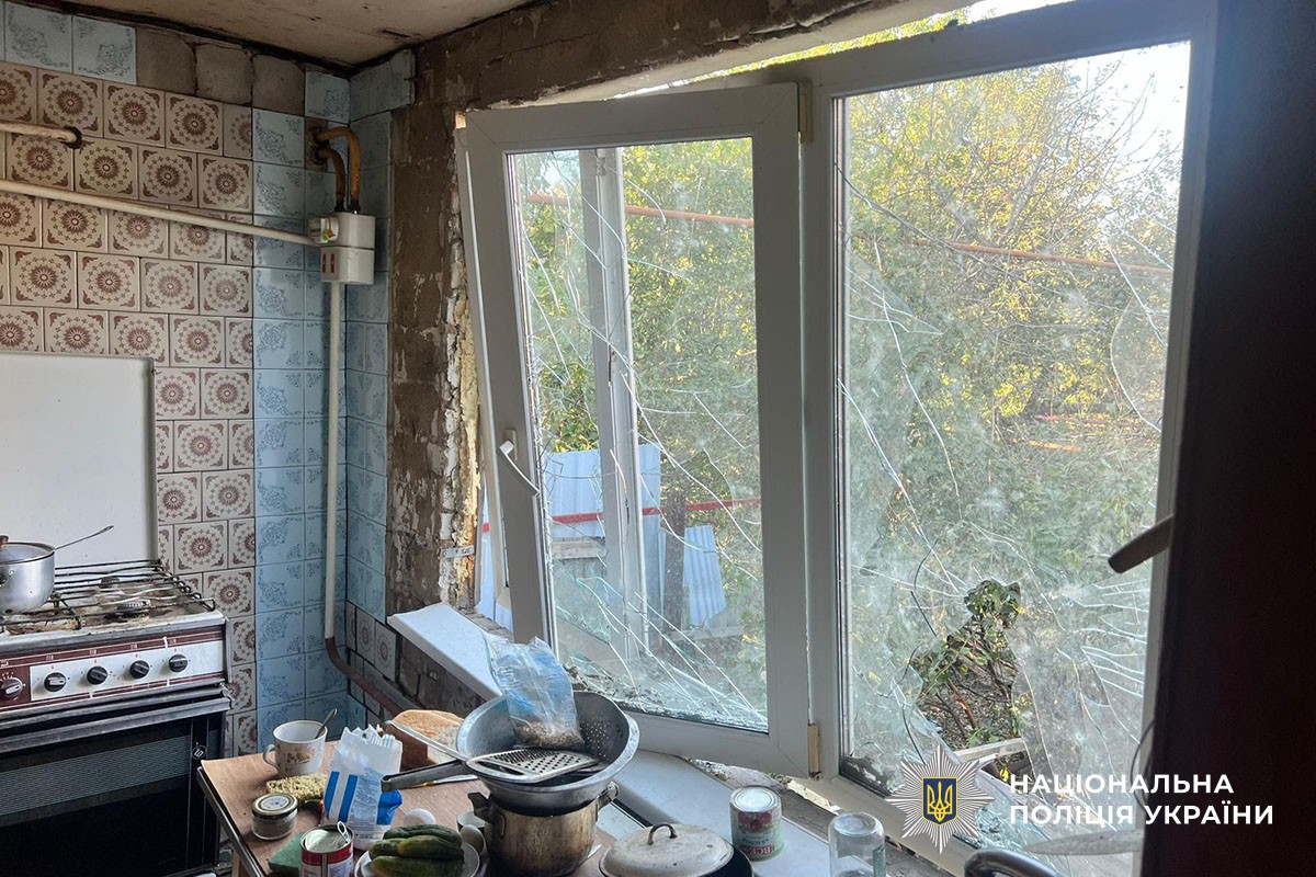 Розбиті вікна в будинку