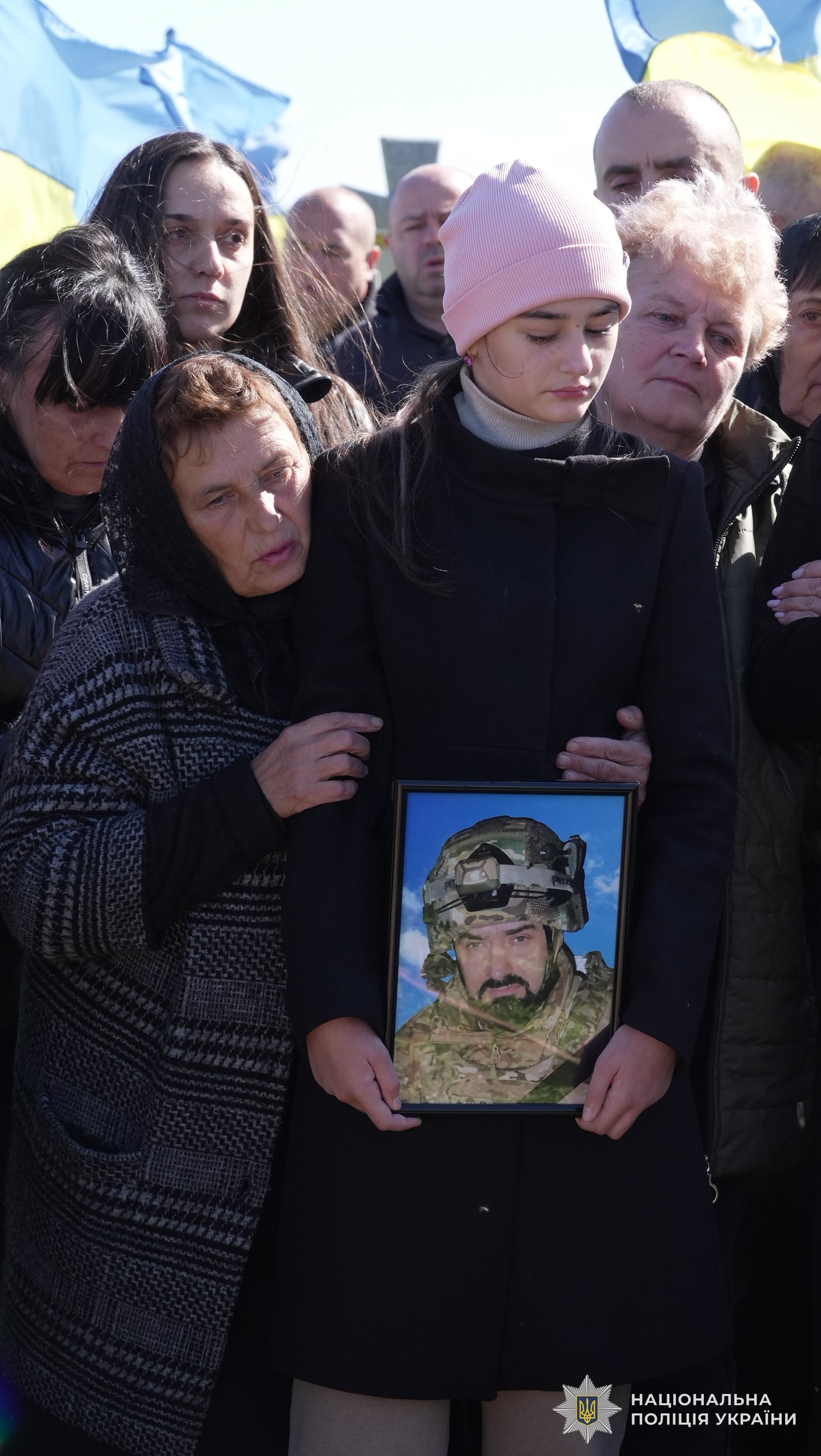 В останню путь старшого сержанта поліції проводжали: поліцейські Львівщини на чолі з керівником Головного управління Національної поліції у Львівській області Олександром Шляховським, бійці батальйону поліції особливого призначення КОРД (стрілецький) поліції Львівщини на чолі з т.в.о.виконувача обов’язків керівника підрозділу - майором поліції Романом Пальчикевичем, а також рідні та близькі.