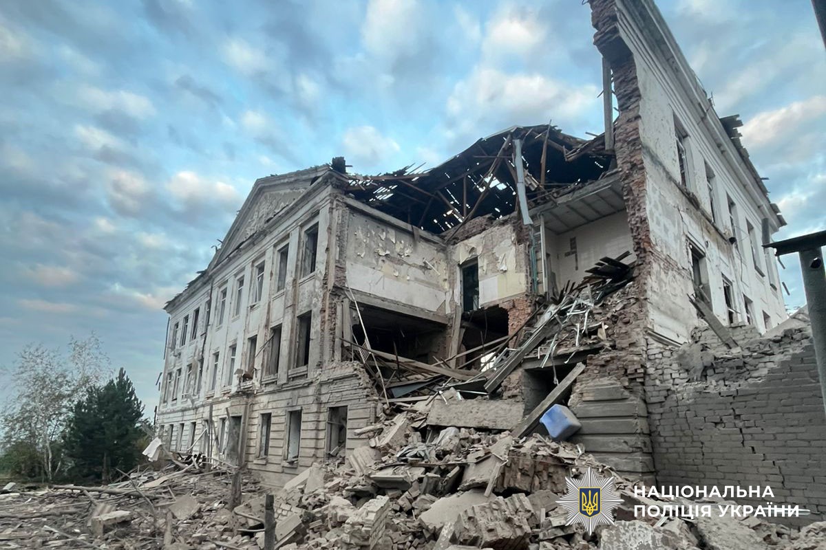 Зруйнована будівля