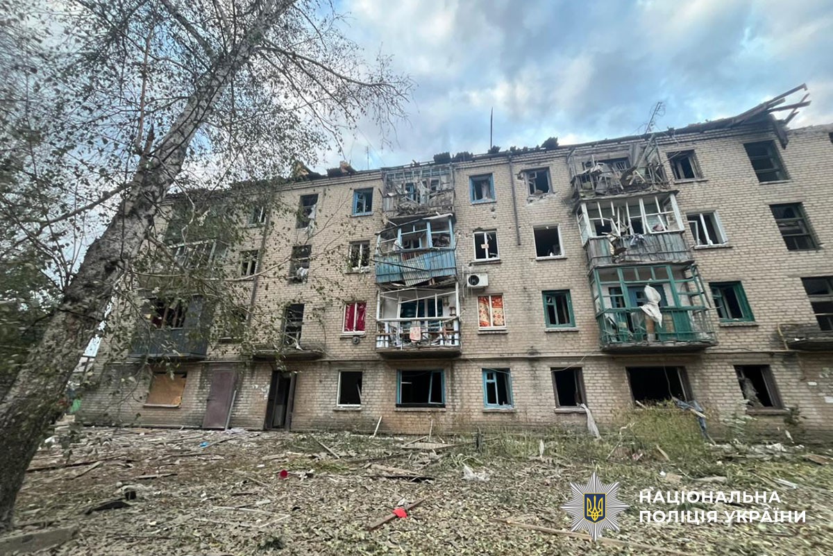 Багатоповерховий будинок без вікон