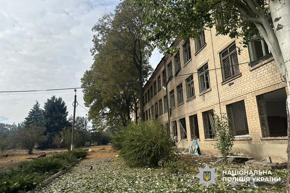 Багатоповерховий будинок без вікон