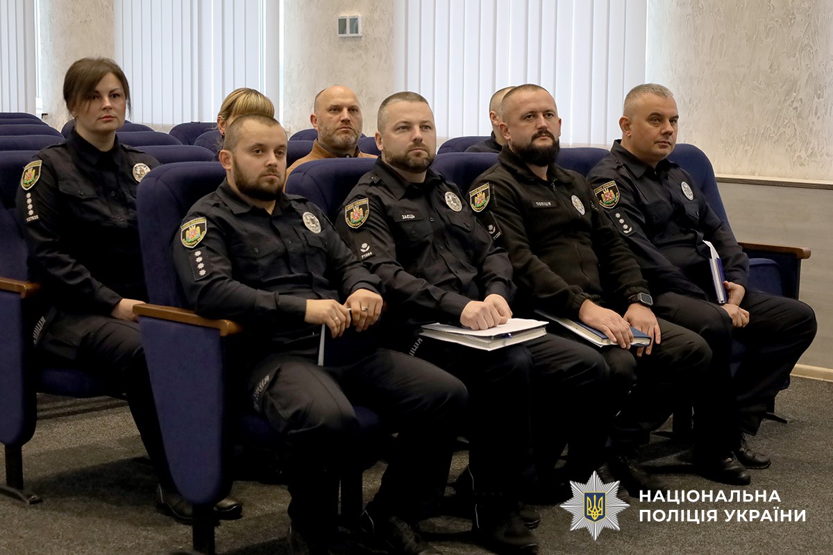 Керівники структурних підрозділів на нараді.
