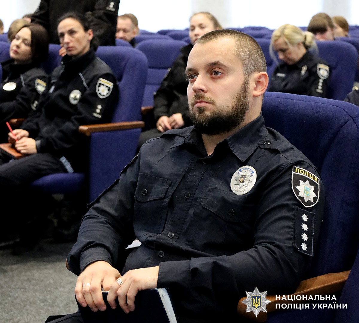Поліцейський відділу міграційної поліції.