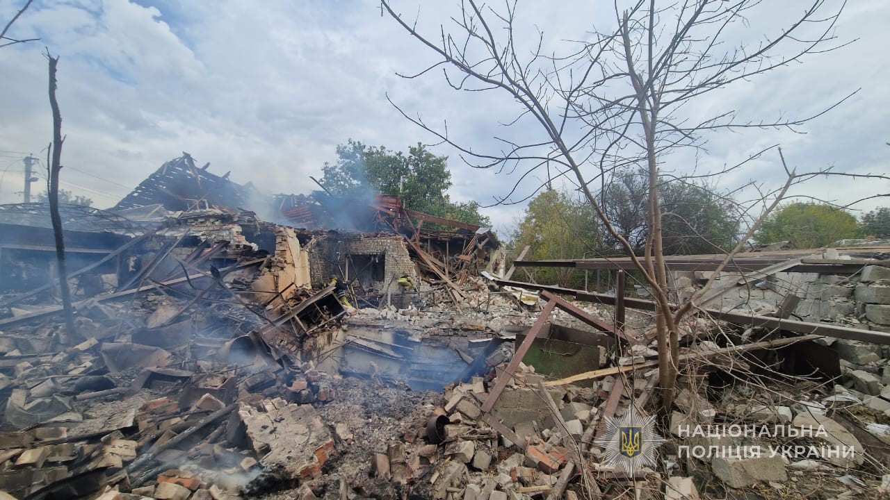 Наслідки ворожих обстрілів.