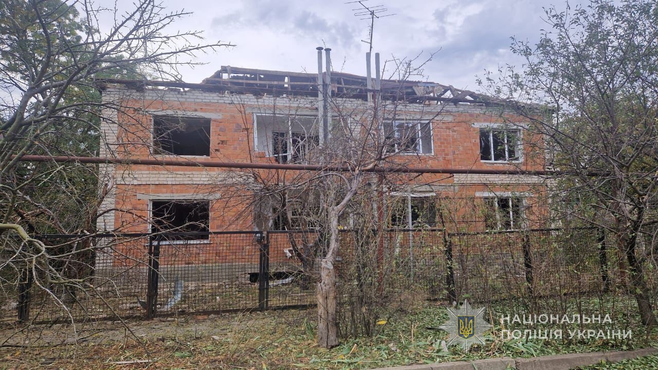 Наслідки ворожих обстрілів.