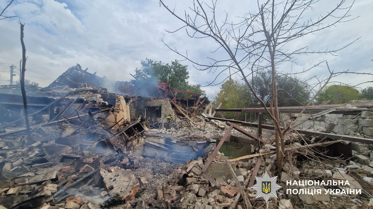 Наслідки ворожих обстрілів.
