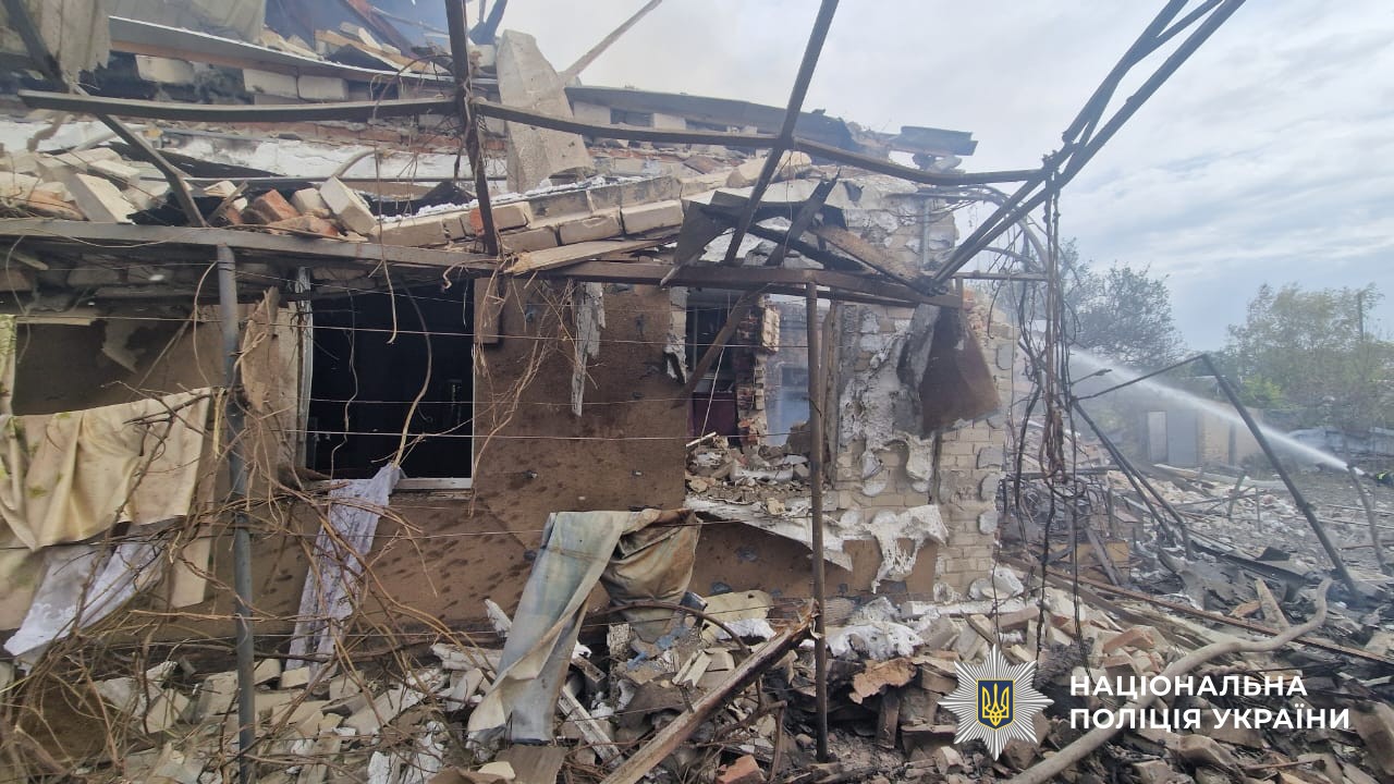 Наслідки ворожих обстрілів.