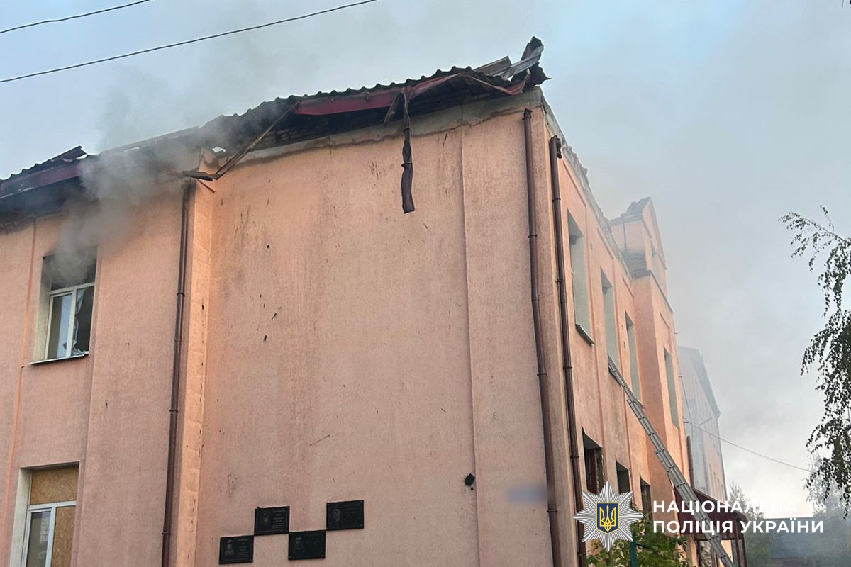 Зруйнована будівля