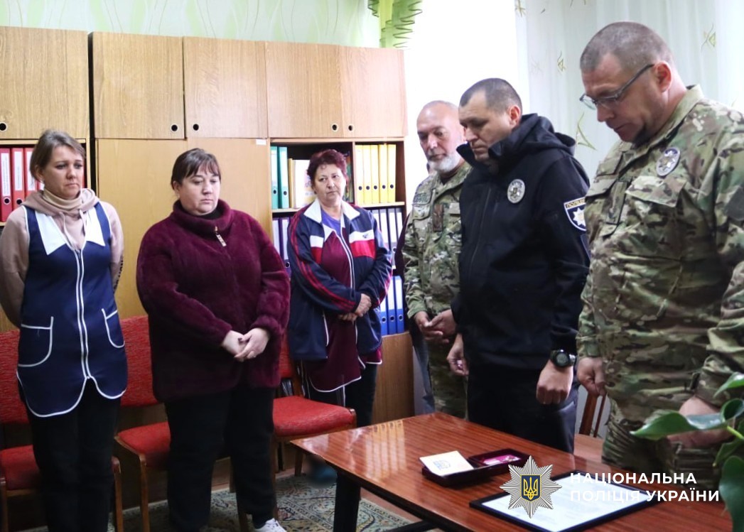 представники поліції та рідні вшановують пам'ять загиблого поліцейського