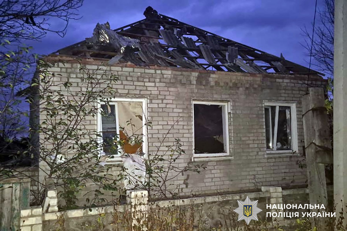 Будинок без даху і вікон