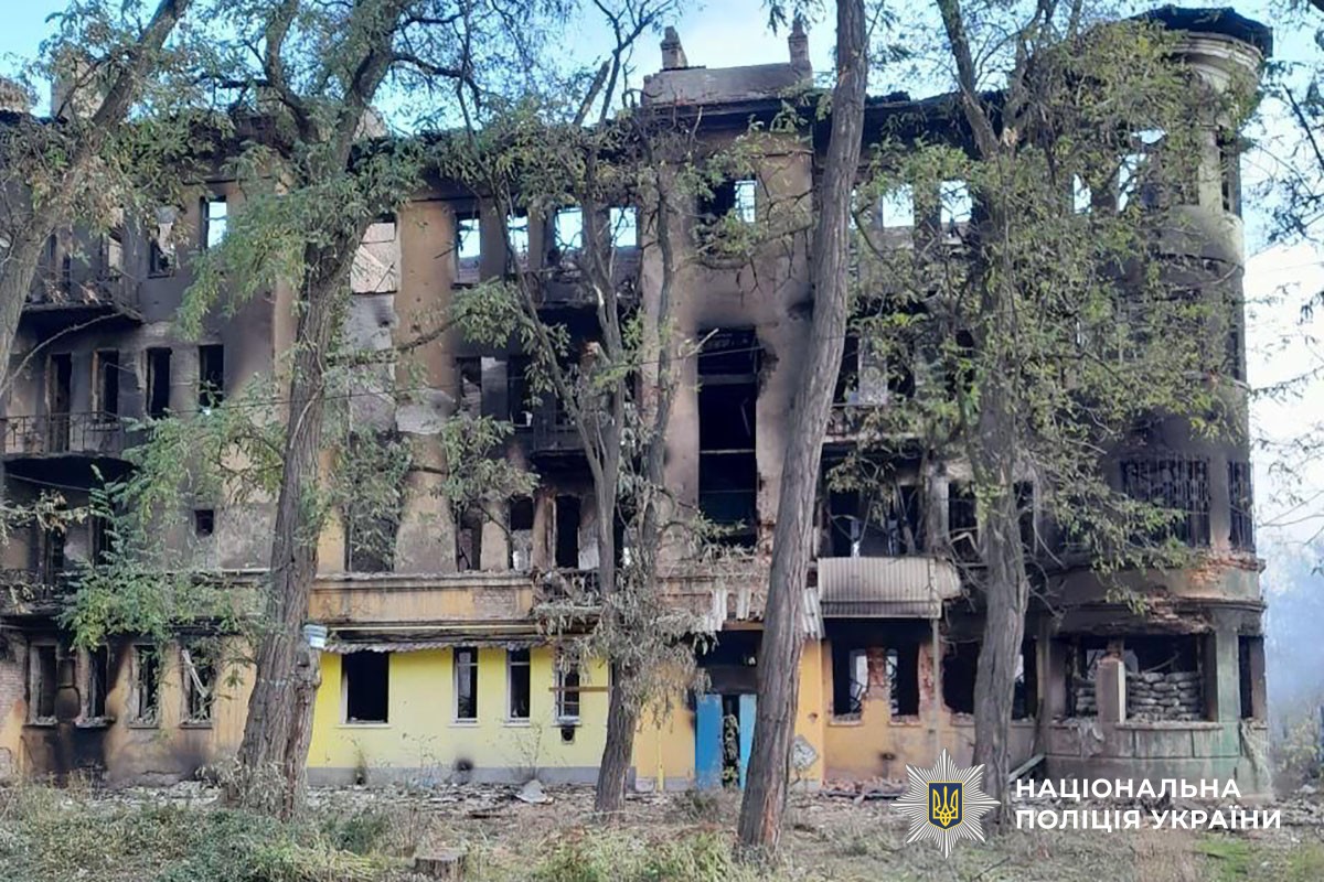 Зруйнований будинок