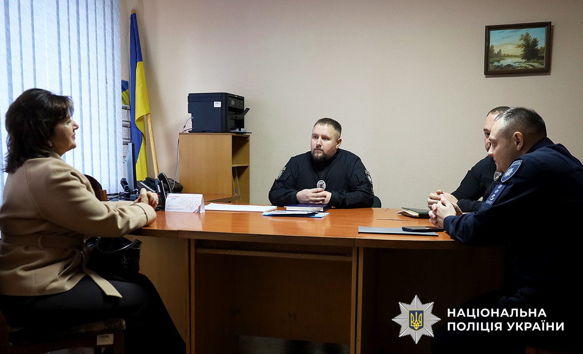 Керівництво поліції з представником Черняхівської селищної ради.