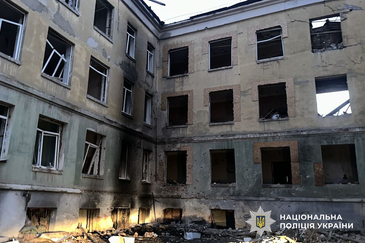 Зруйнована будівля